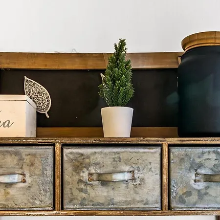 St Peter Vatican- Stylish Apartment, アパート
